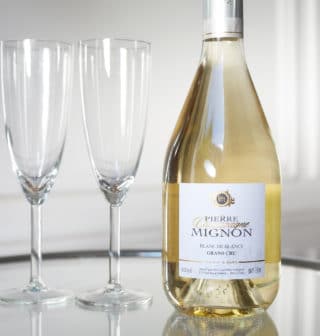 bouteille de champagne blanc de blancs, maison pierre mignon