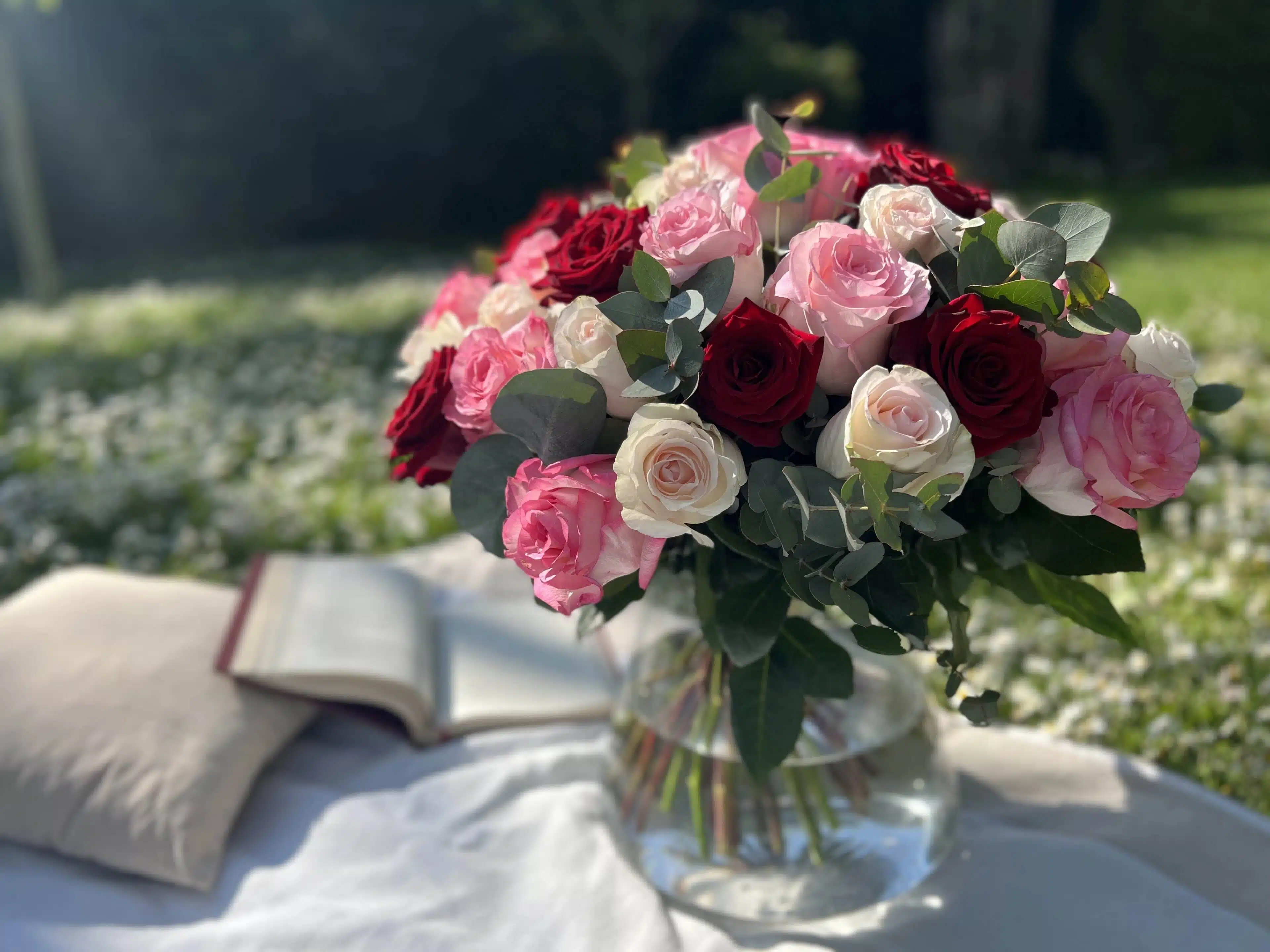 bouquet de roses fuchsia et pastel